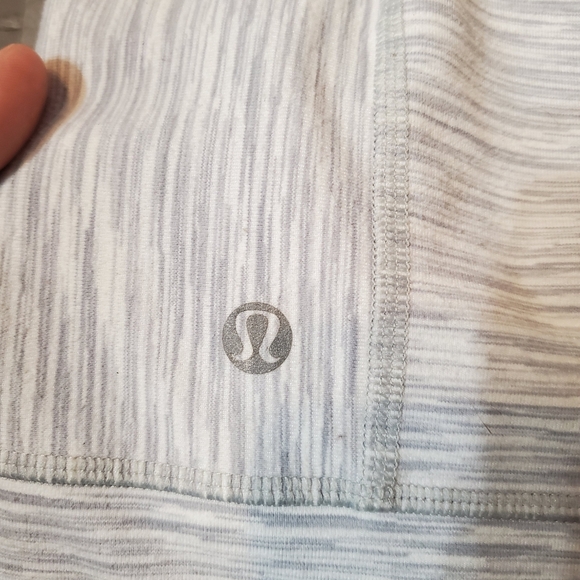 Lululemon Stride zip hooded jacket. Striped. Heathered grey and white. Size 2. - Picture 10 of 16